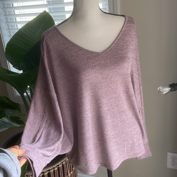 Oversized rose pink vneck sweater - Picture 2 of 3